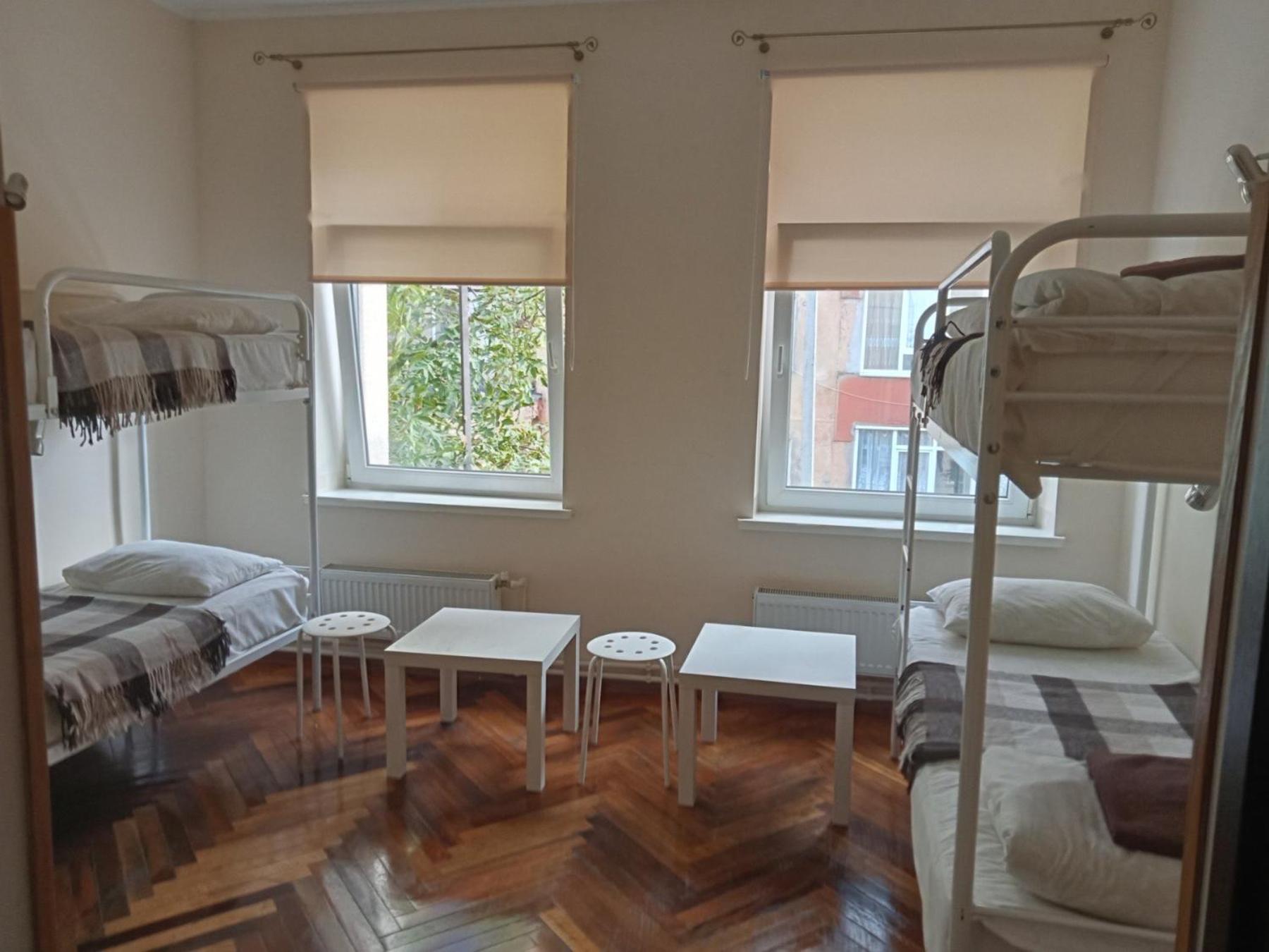 Hostel Iskra Lviv Eksteriør bilde