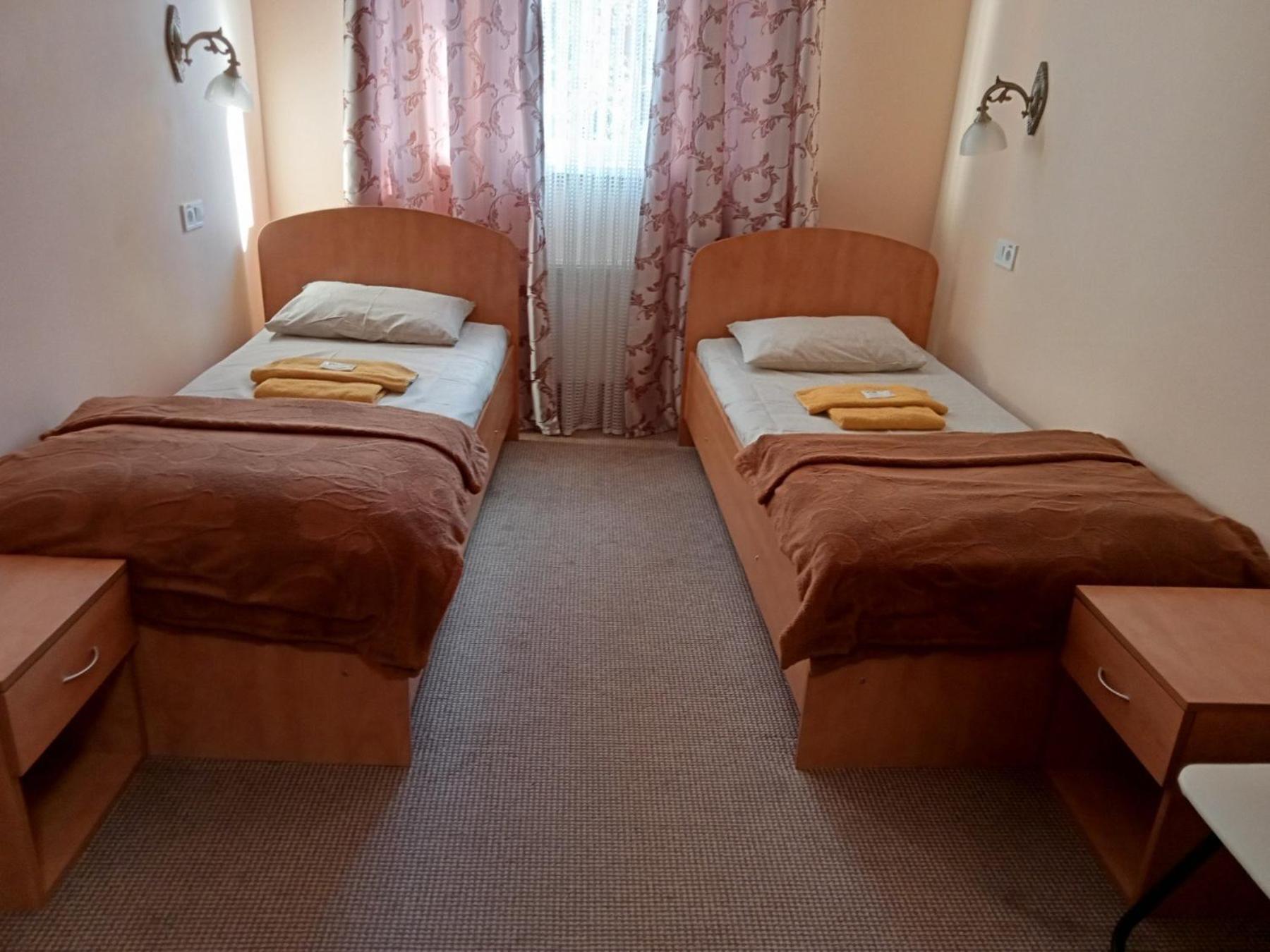 Hostel Iskra Lviv Eksteriør bilde