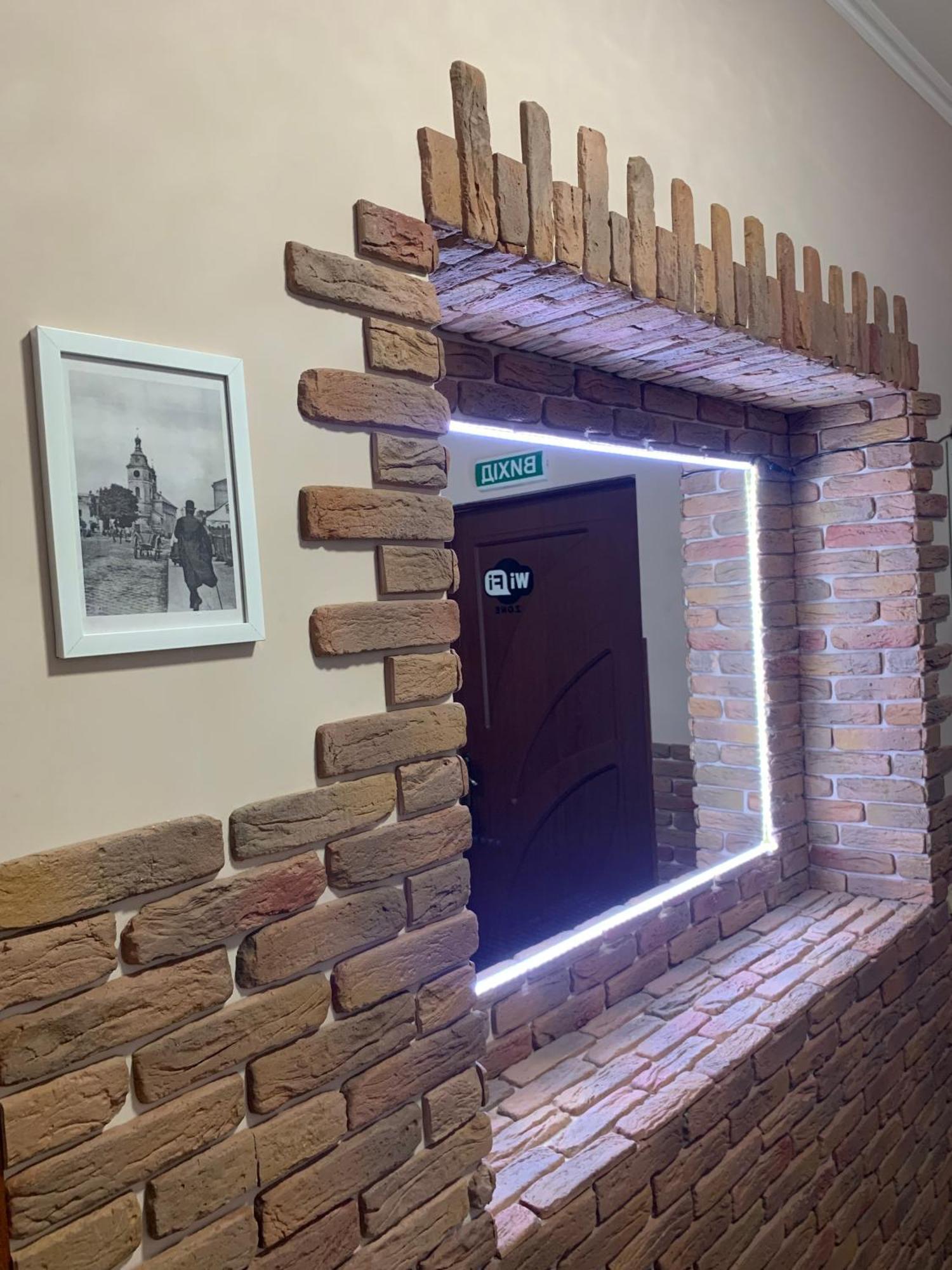 Hostel Iskra Lviv Eksteriør bilde